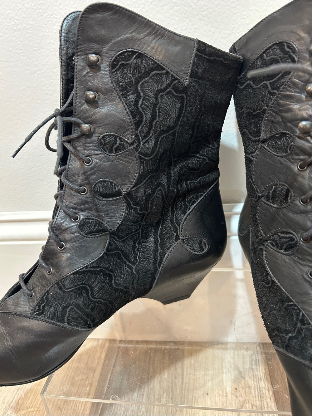 Lace-Up Victorian-Inspired Black Ankle Boots Size 8 - Picture 3 of 7